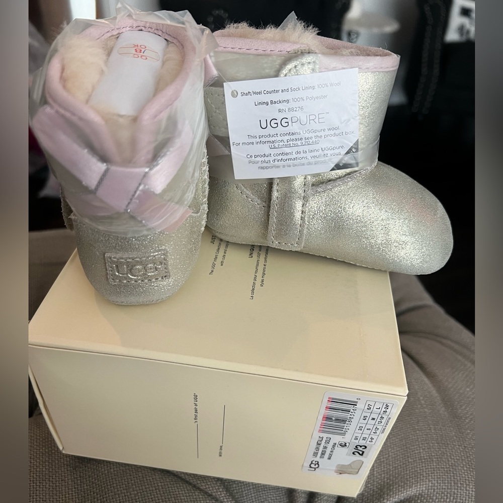 NIB UGG JESSE BOW METALLIC GOLD BOOTIE